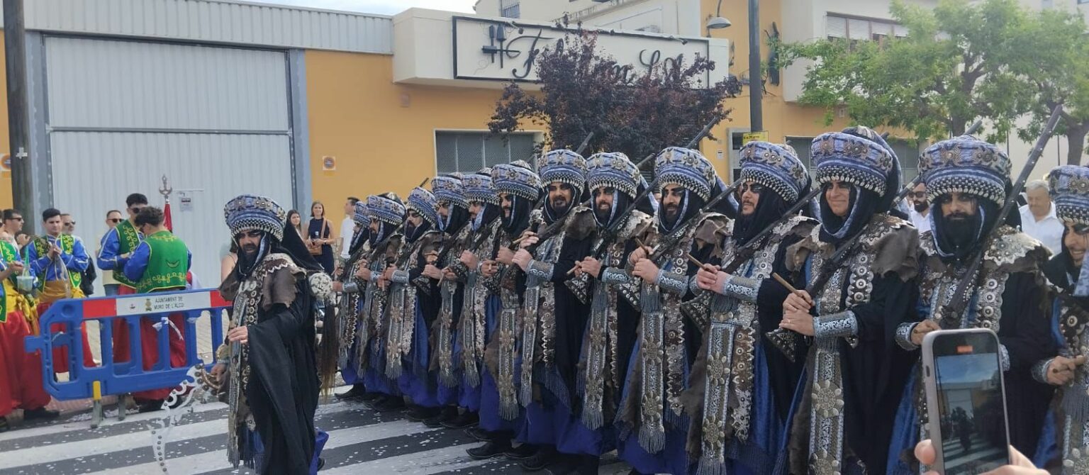 Escuadra Que Tipassos Fila Verds Muro del Alcoy